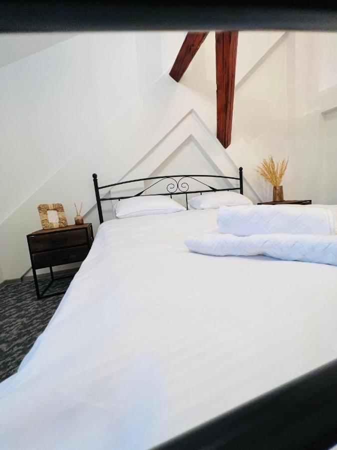 Apartament In Regim Hotelier King Medias Ngoại thất bức ảnh
